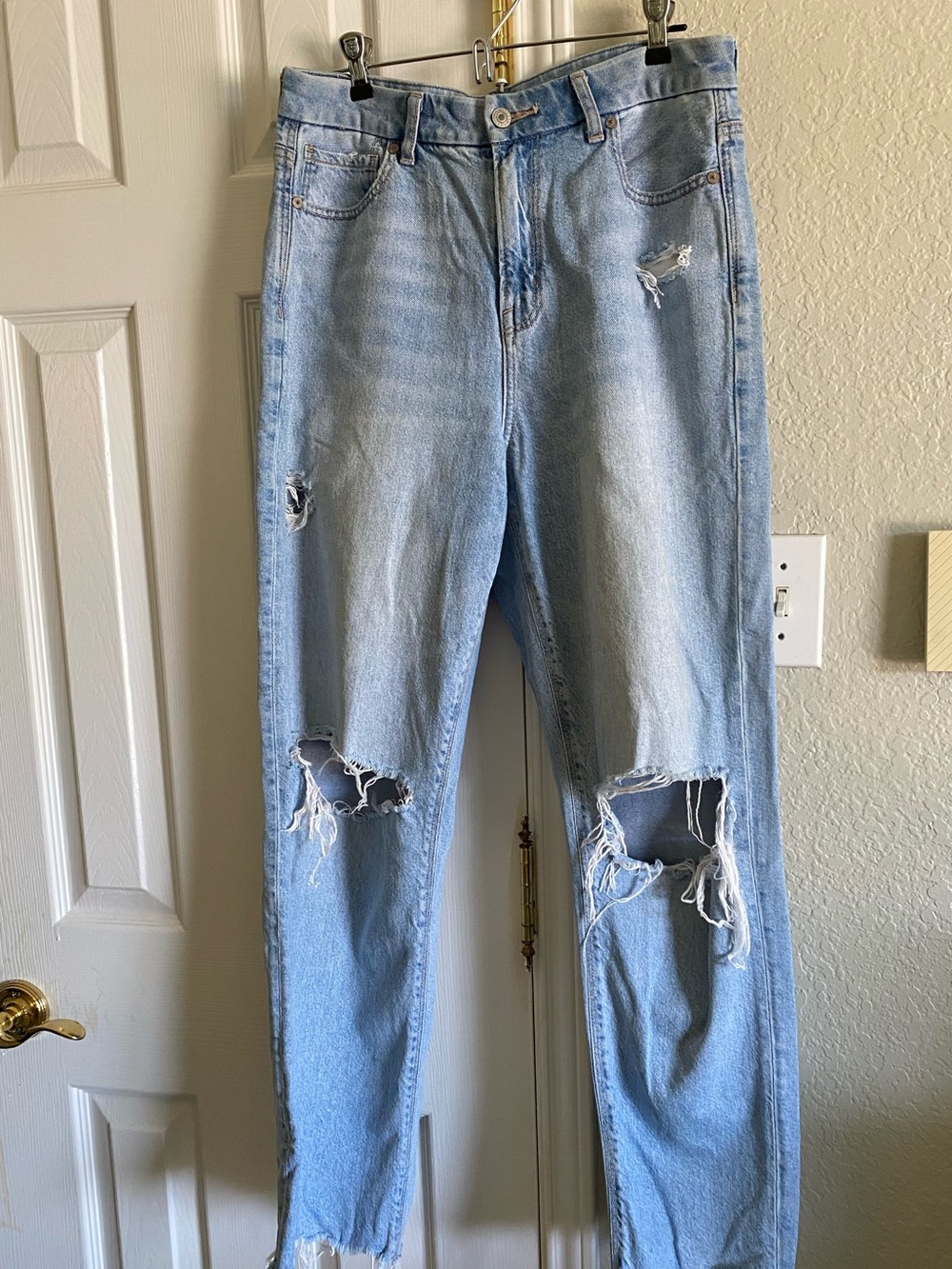 American Eagle Outfitters Light Blue High Rise Distressed Jeans